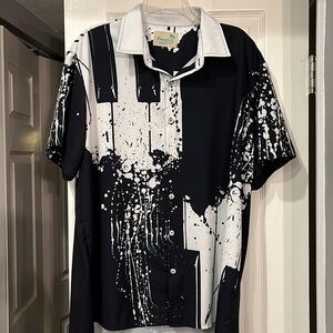 Men’s Royaura Hawaiian Black & White short sleeve shirt. Keyboard on back. XL